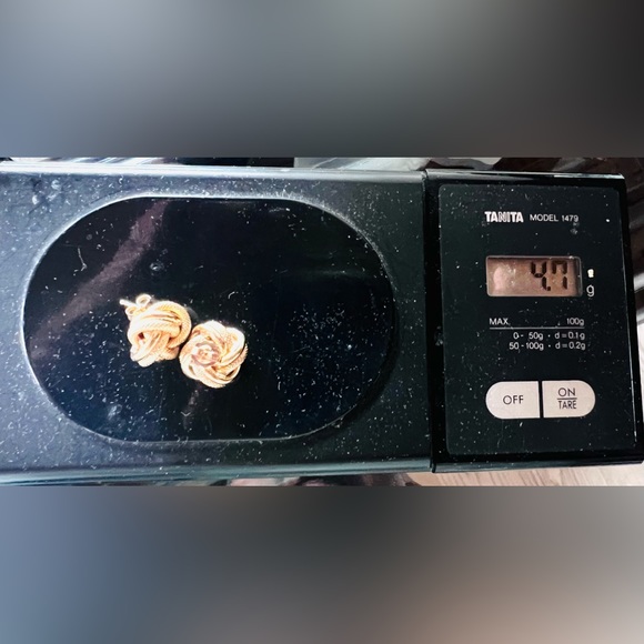 14k yellow imported from Italy knot earrings - Picture 3 of 4